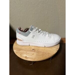 On The Roger Clubhouse White Tennis Sneakers Womens Lifestyle Shoes women 9 $200